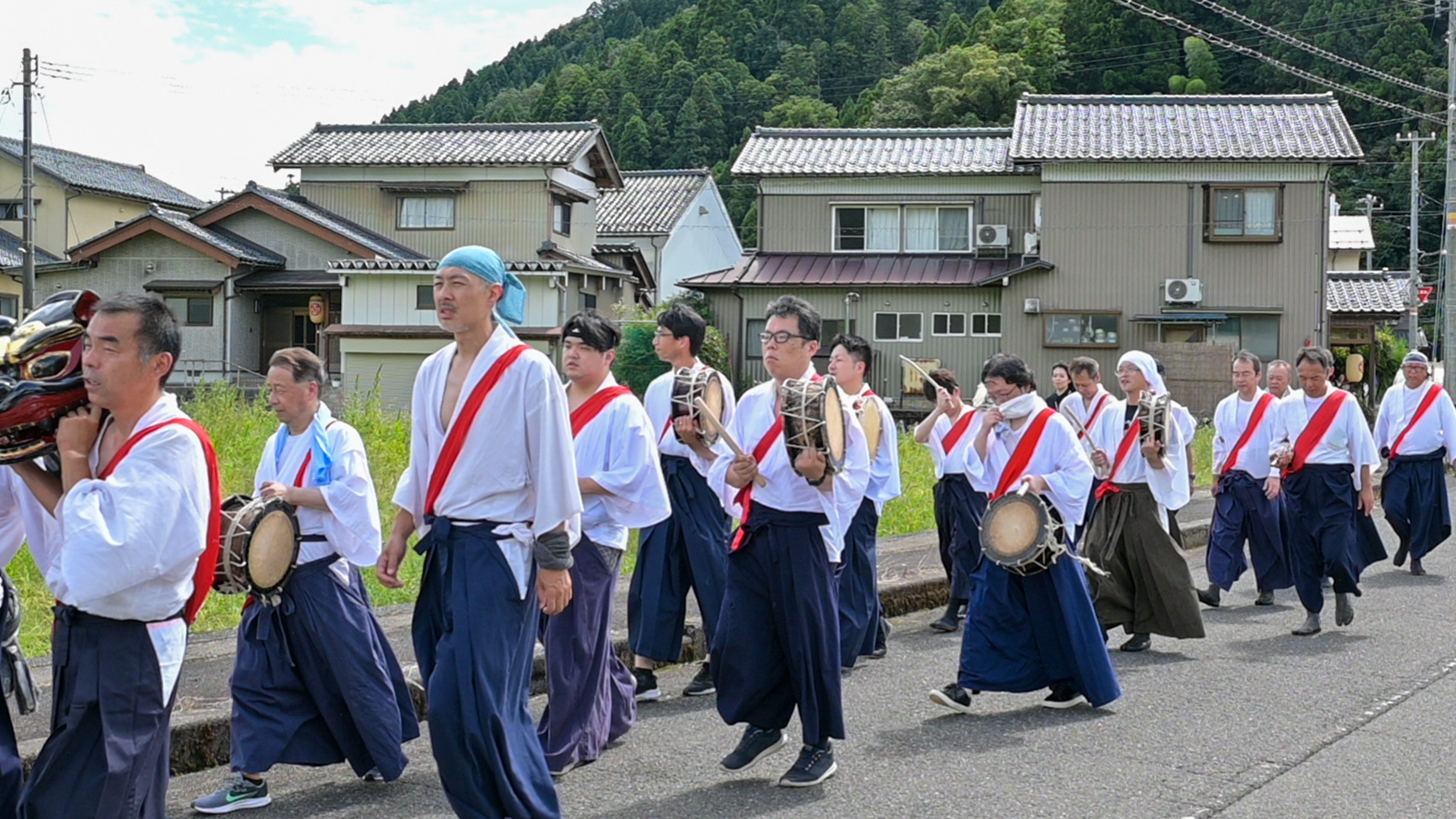 朽飯区内練り歩き